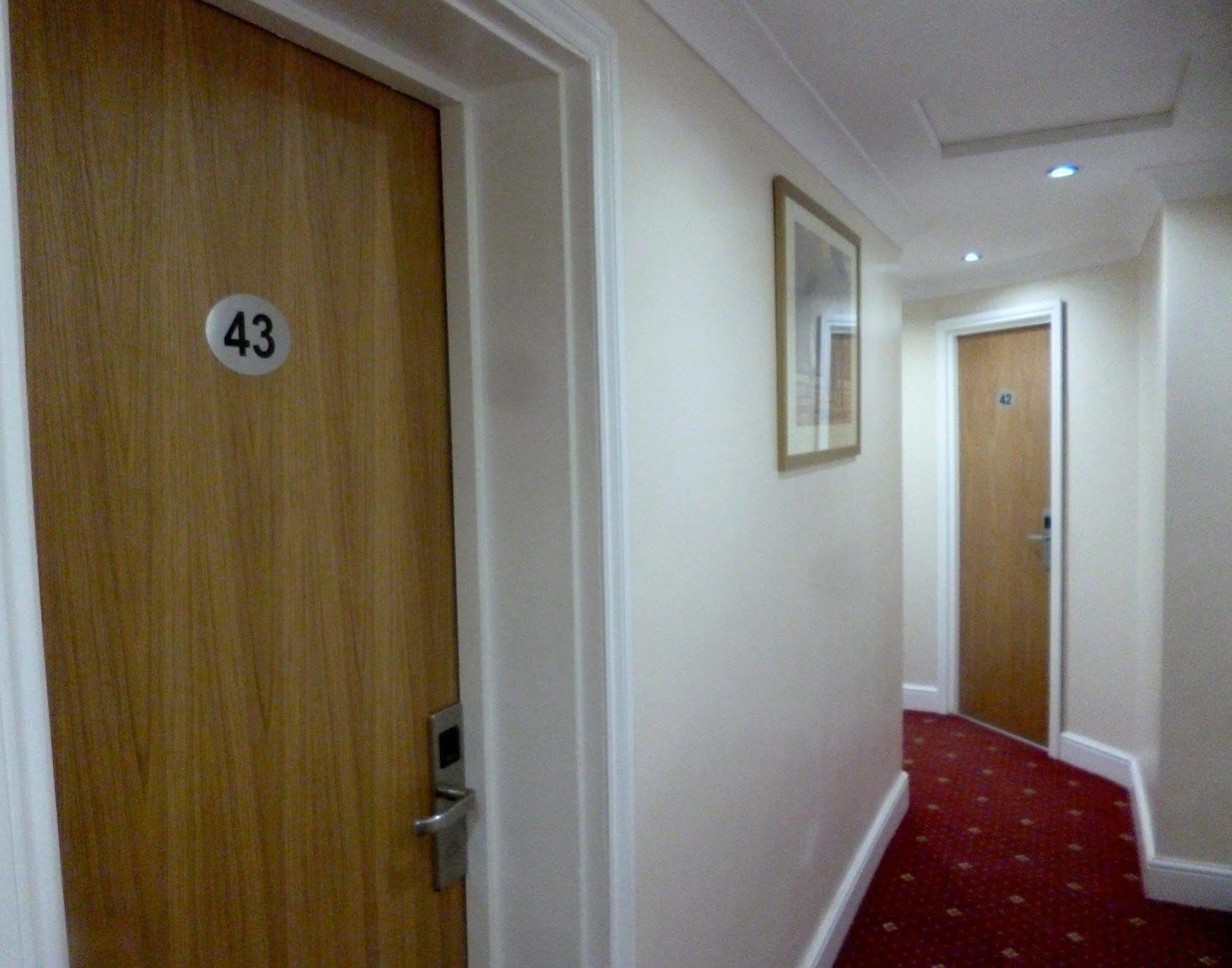 Cardiff Hotel リッチモンド エクステリア 写真